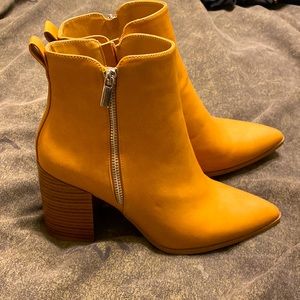 Super comfy boots- New